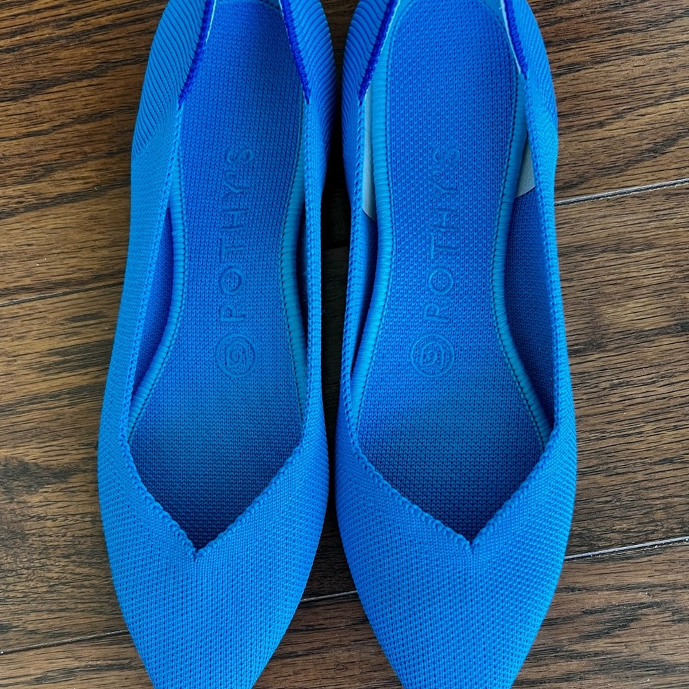 TEAL BLUE SIZE 7 ROTHY’S